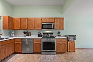 1242 Griffin Lake Ave, Chesterton, IN 46304 - Photo 7