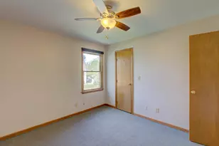3602 Timberbridge Dr, Valparaiso, IN 46383 - Photo 21