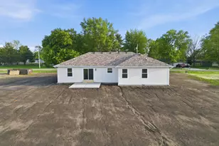 508 W Beaver St, Morocco, IN 47963 - Photo 5