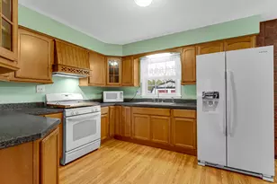 2391 Jacqueline St, Portage, IN 46368 - Photo 5