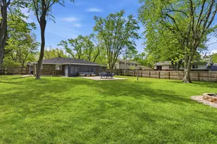 815 Schilling Dr, Dyer, IN 46311 - Photo 3