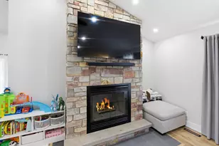 815 Schilling Dr, Dyer, IN 46311 - Photo 9