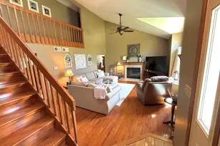 10009 Delmar St, Saint John, IN 46373 - Photo 5