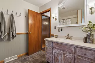 4026 W 61st Ave, Hobart, IN 46342 - Photo 15