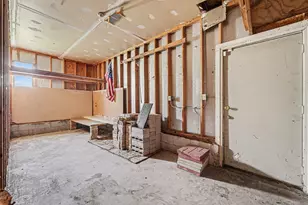 2423 Marshall Pl, Gary, IN 46404 - Photo 23