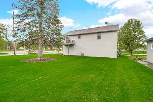 800 W 10th St, Hobart, IN 46342 - Photo 21