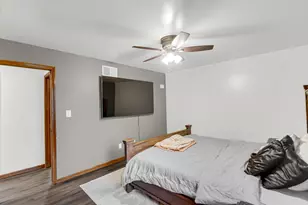 800 W 10th St, Hobart, IN 46342 - Photo 11