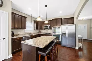 853 E Shakespeare Dr, Valparaiso, IN 46383 - Photo 7