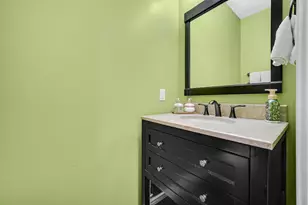 853 E Shakespeare Dr, Valparaiso, IN 46383 - Photo 17