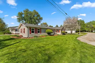 1047 State St, Hobart, IN 46342 - Photo 3