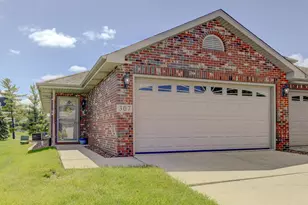 307 Deertrail Ln, Schererville, IN 46375 - Photo 3