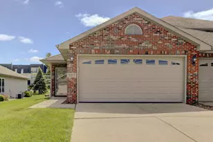 307 Deertrail Ln, Schererville, IN 46375 - Photo 1