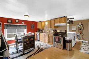 302 Rockwood St, La Porte, IN 46350 - Photo 3