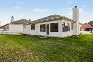 1040 Stillwater Pkwy, Crown Point, IN 46307 - Photo 5