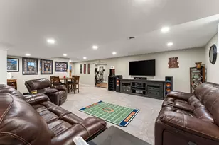 10813 Walnut Dr, Saint John, IN 46373 - Photo 19