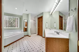 35 Oak Hollow Ct, Valparaiso, IN 46383 - Photo 15