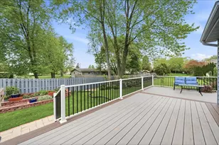 2105 Shadowood Ct, Valparaiso, IN 46383 - Photo 31