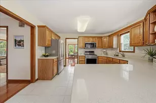2105 Shadowood Ct, Valparaiso, IN 46383 - Photo 13
