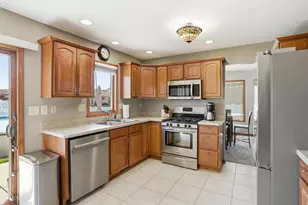 6587 Arrowhead Dr, Schererville, IN 46375 - Photo 9
