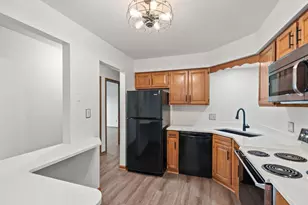 1720 Homan Dr, Schererville, IN 46375 - Photo 9