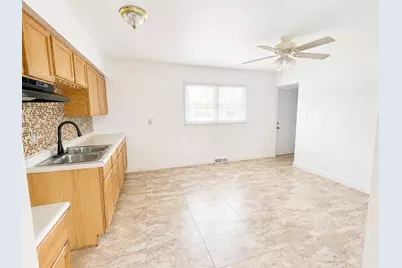 419 E 48th Place, Gary, IN 46409 - Photo 9