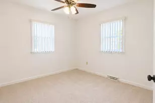 419 E 48th Pl, Gary, IN 46409 - Photo 5
