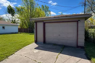 419 E 48th Pl, Gary, IN 46409 - Photo 3