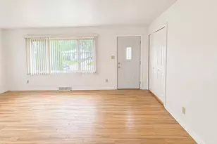 419 E 48th Pl, Gary, IN 46409 - Photo 7