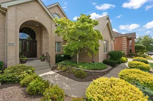 9917 Tanglewood Ct, Munster, IN 46321 - Photo 3