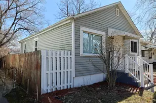 293 Calhoun St, Gary, IN 46406 - Photo 3