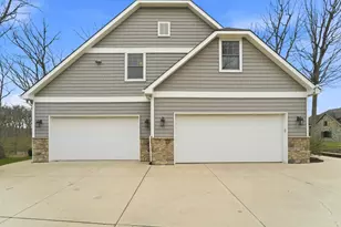 730 Quinlan Ct, Crown Point, IN 46307 - Photo 9