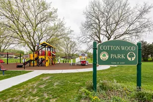 717 Cottonwood Dr, Dyer, IN 46311 - Photo 17