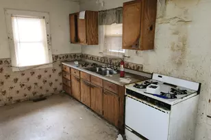 1545 Maple St, Michigan City, IN 46360 - Photo 7