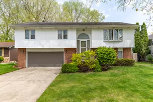 701 N Oriole Ct, Griffith, IN 46319 - Photo 3