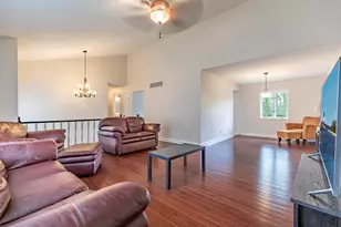 701 N Oriole Ct, Griffith, IN 46319 - Photo 7