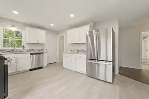 1208 Riley Ct, La Porte, IN 46350 - Photo 9