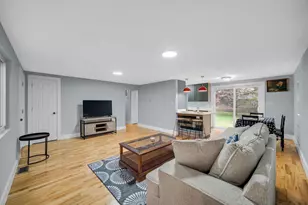 223 E Washington Ave, Hobart, IN 46342 - Photo 5