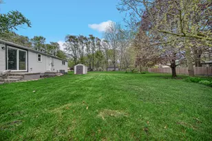 223 E Washington Ave, Hobart, IN 46342 - Photo 21
