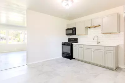 4225 E 5th Place, Gary, IN 46403 - Photo 11
