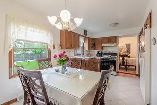 1839 Bluebird Ln, Munster, IN 46321 - Photo 7