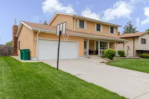 1839 Bluebird Ln, Munster, IN 46321 - Photo 3