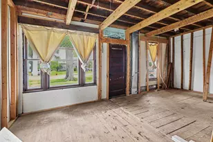253 N Michigan Ave, Hobart, IN 46342 - Photo 5