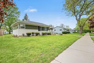 913 S Main St, Crown Point, IN 46307 - Photo 3