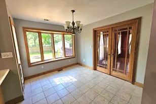 503 Oakwood Dr, Chesterton, IN 46304 - Photo 7