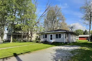 203 E Indiana Ave, Kouts, IN 46347 - Photo 3