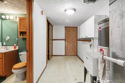 7954 Bracken Pkwy, Hobart, IN 46342 - Photo 5