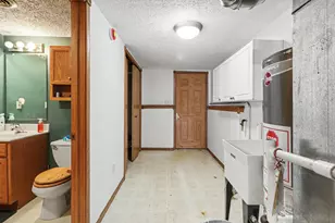 7954 Bracken Pkwy, Hobart, IN 46342 - Photo 5