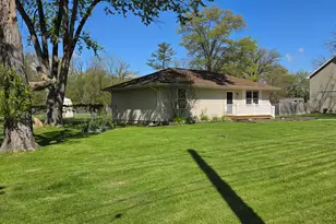 850 S Wisconsin St, Hobart, IN 46342 - Photo 17