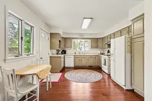 1406 Lafayette St, Valparaiso, IN 46383 - Photo 5