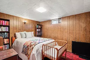 1406 Lafayette St, Valparaiso, IN 46383 - Photo 9